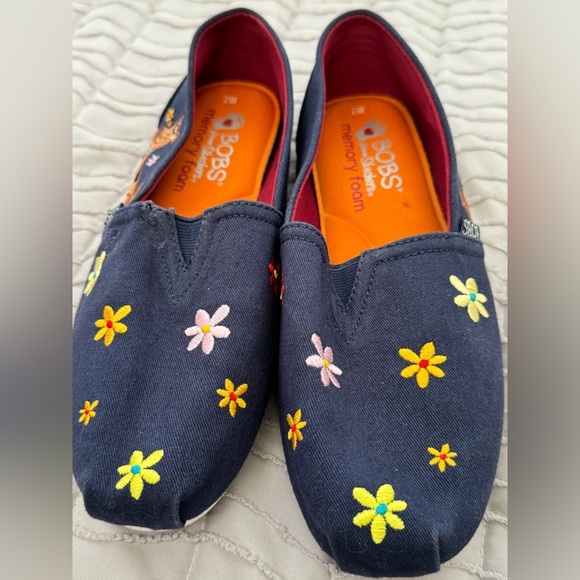 BOBS scooby doo slip ons womans 7 - Picture 1 of 9